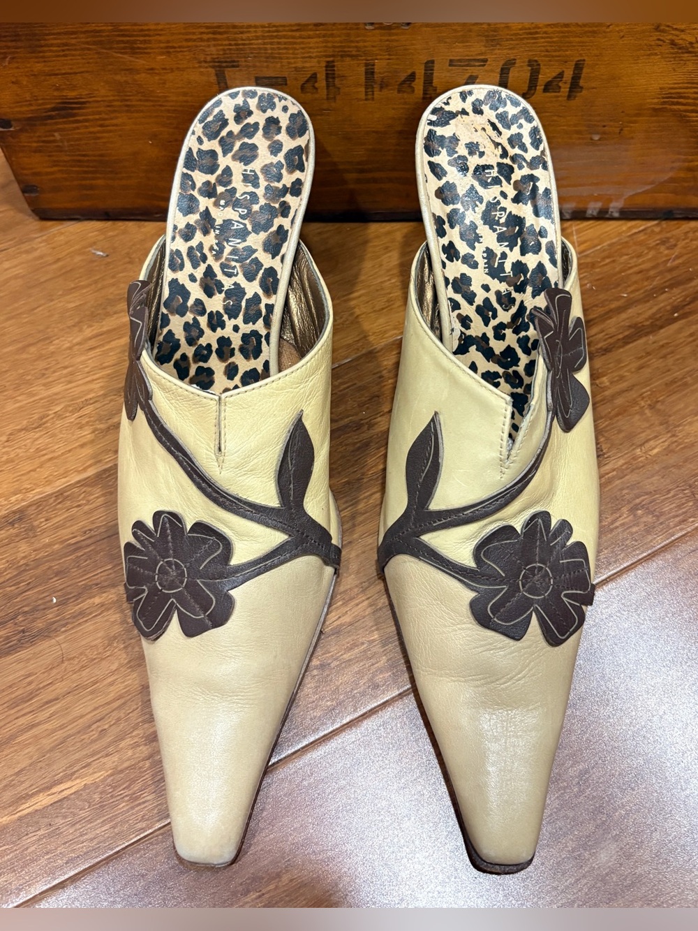 Vintage Hispanitas 90s/Y2K Heeled Mules Yellow Cream and Brown Floral Point Toe - Picture 7 of 8